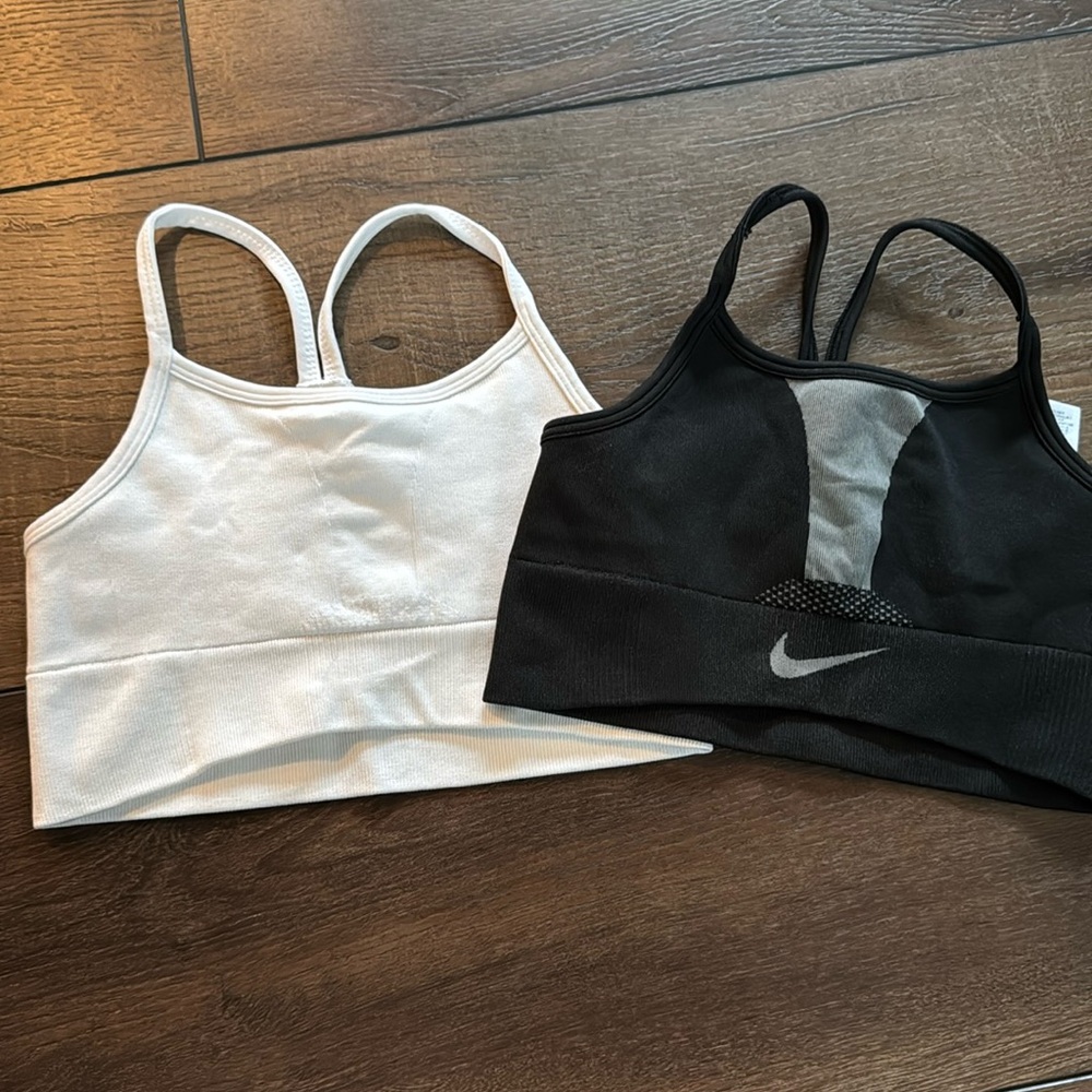Set of 2 Nike sports bras for girls size Medium